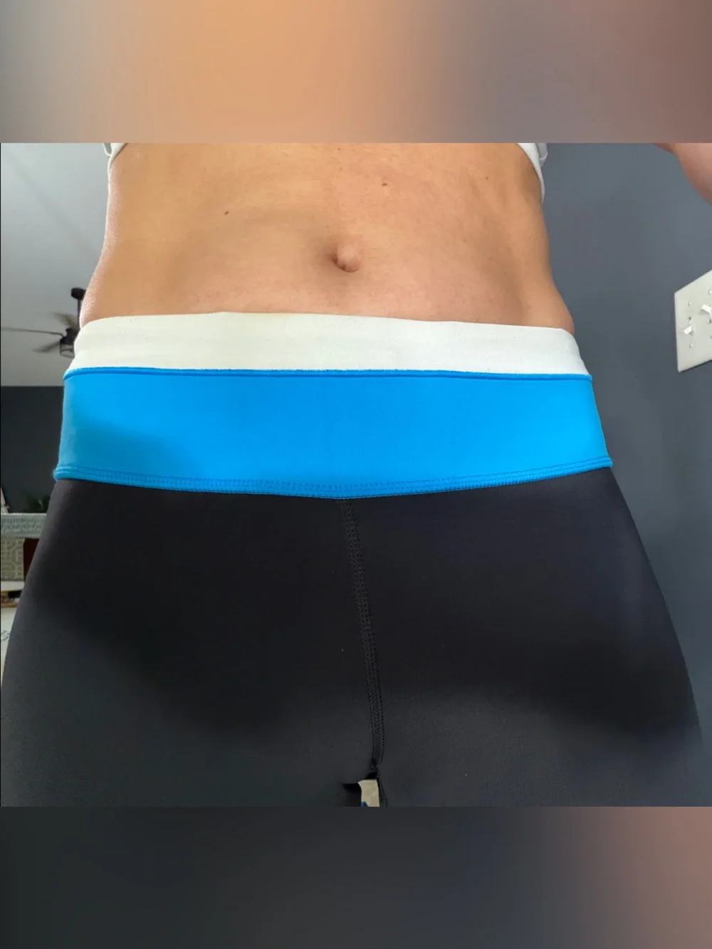 Lululemon Women’s Black Avtivewear Leggings with Blue Trim